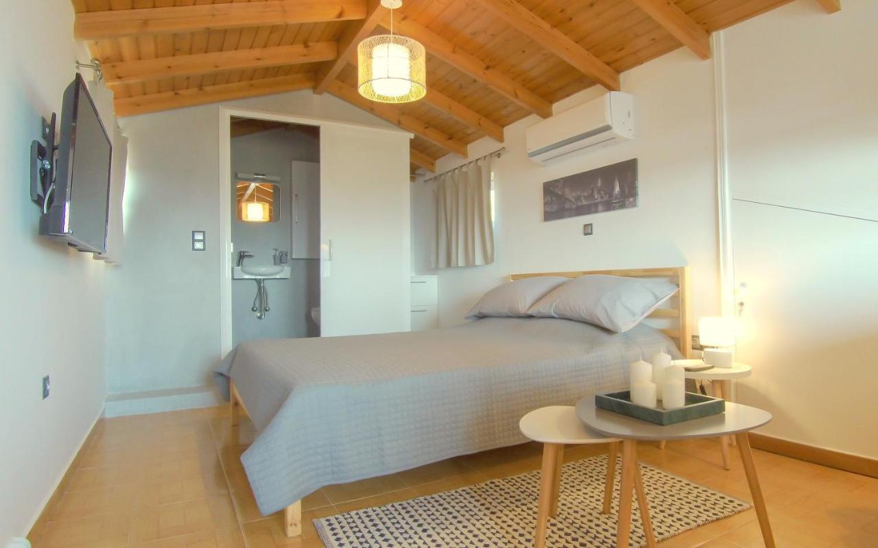 Augoustinos - Sea Side Luxury Villa Artemida (Attica)